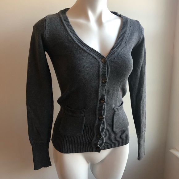 5/$25 ZARA Grey V neck long sleeve knit Sweater - Picture 2 of 4